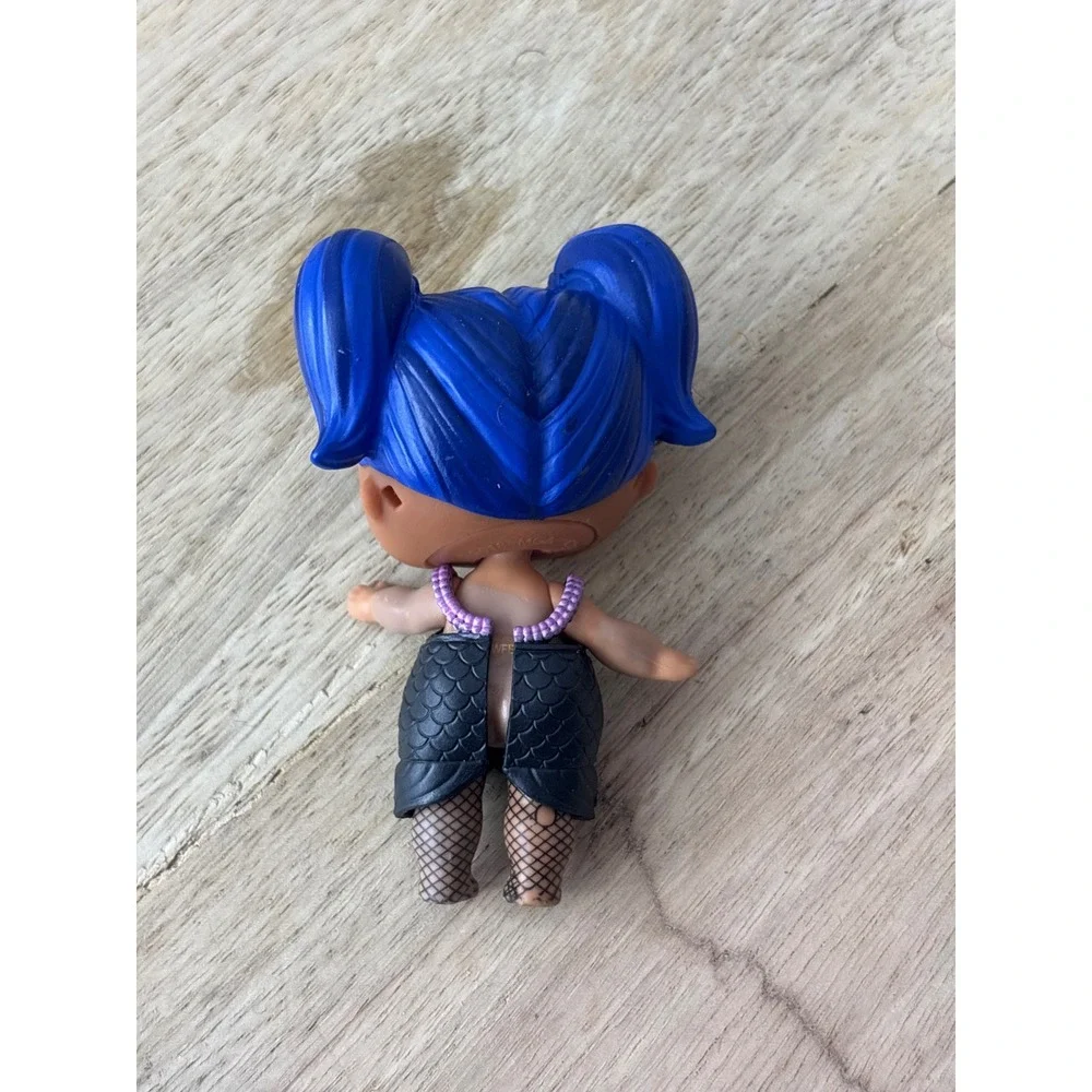 MGA LOL Surprise Doll Blue Pigtails Mermaid Skirt Fishnet Leggings 3 Inch Figure